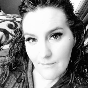 Meet your Posher, Kelli